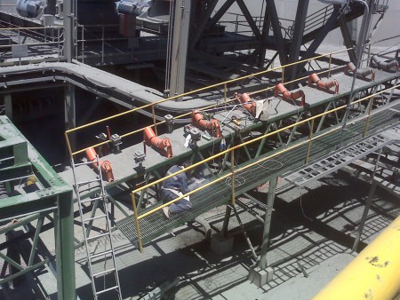 Mounting mechanical elements, alignments, launched in conveyor belts.